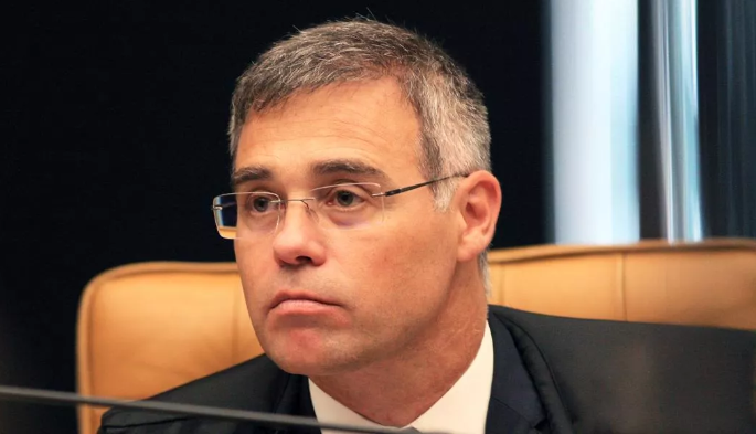 Ministro André Mendonça nega habeas corpus a mãe solteira condenada por furto de 4 pacotes de fraldas