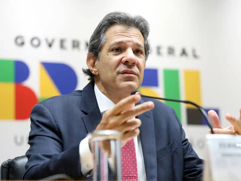 Haddad diz que tarifa de Trump ao Brasil é política e “não vai se sustentar”